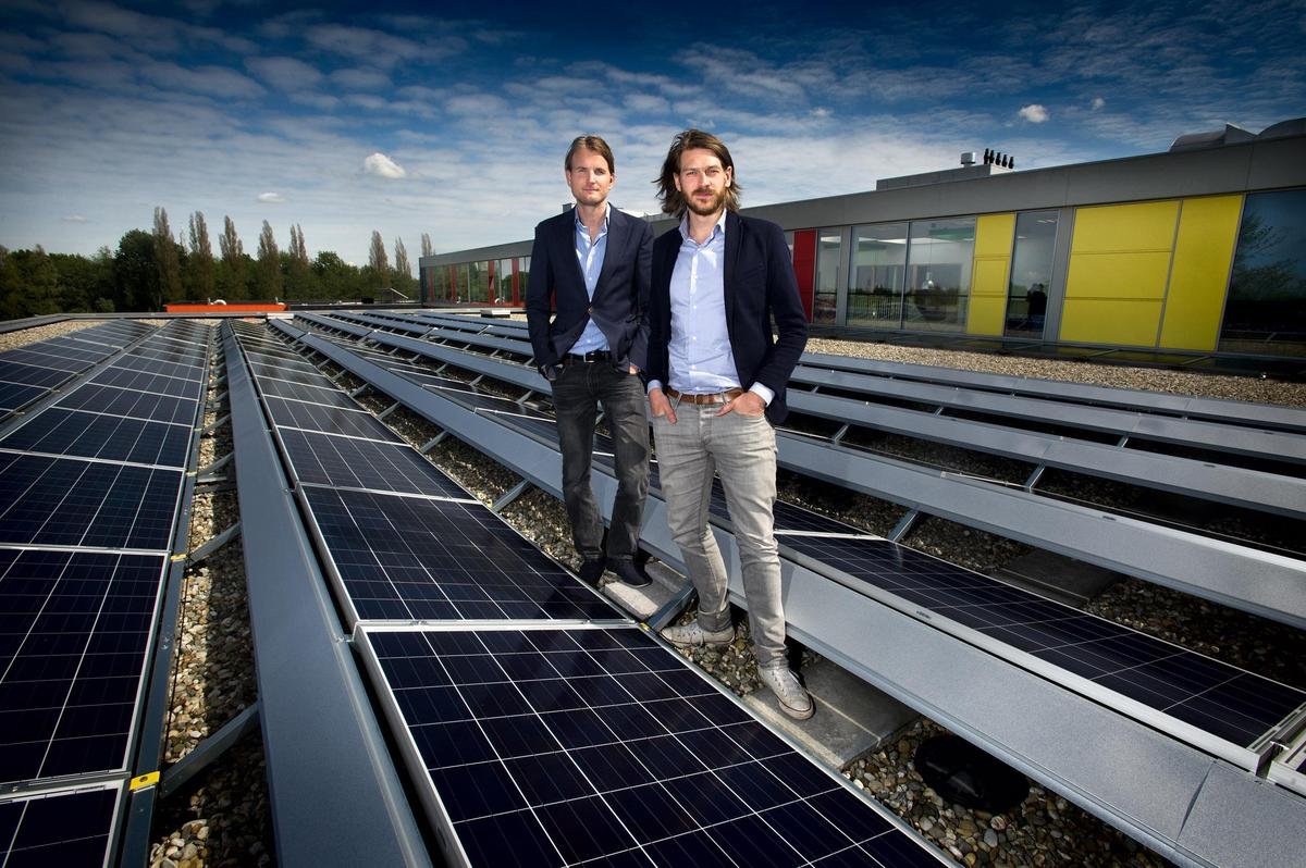 150625-parool-zonnedak-Amstelveen-College.jpg