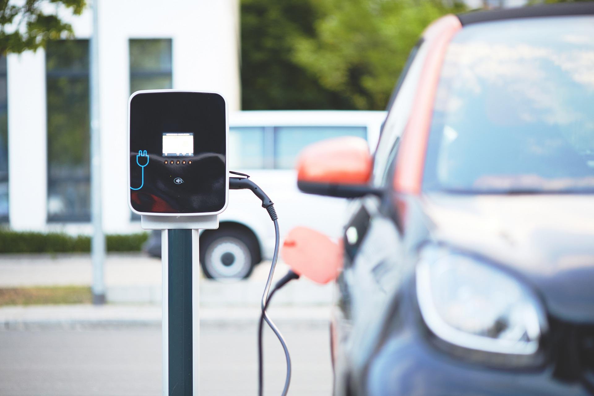 electric-car-gb486edf9c_1920.jpg